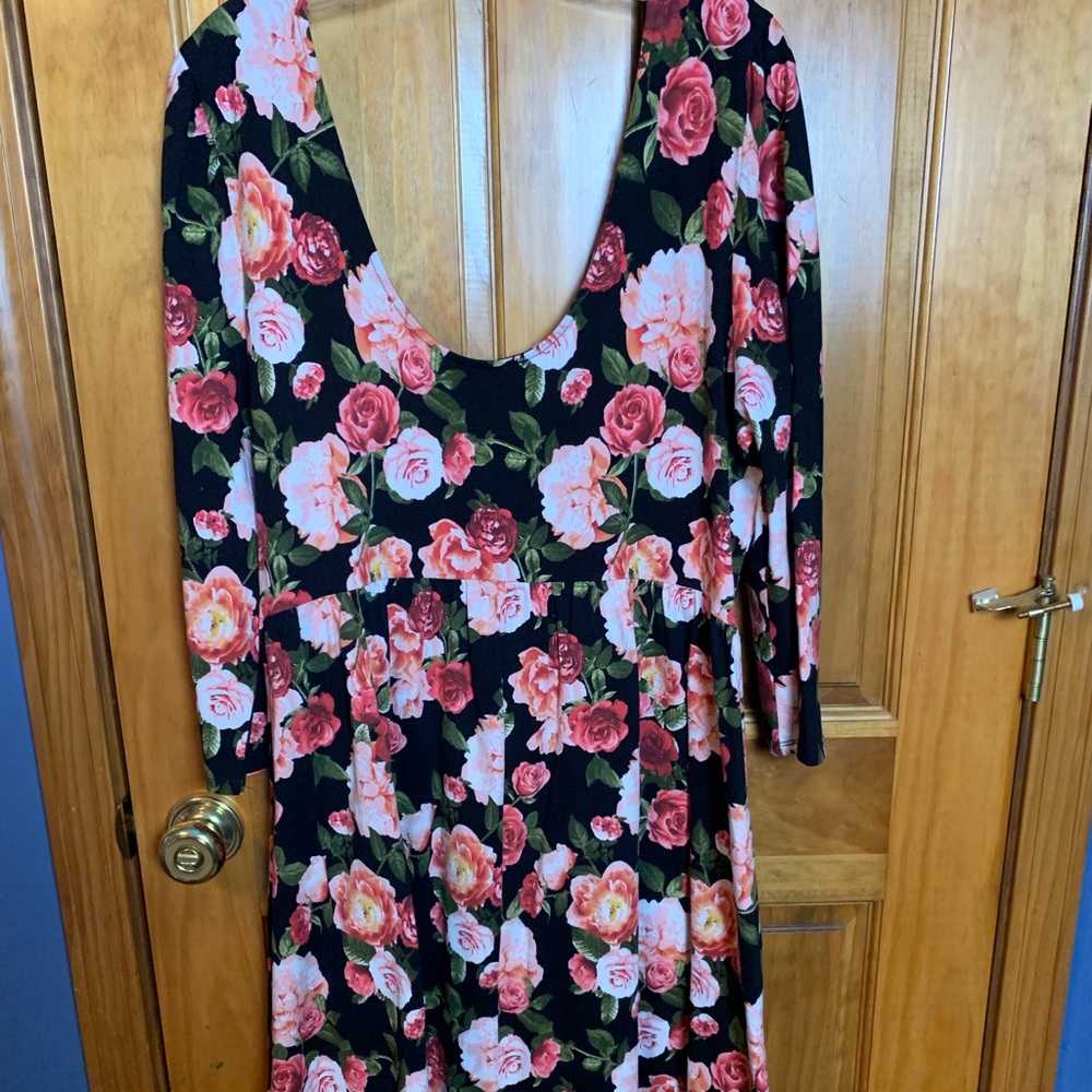 Scoop neck floral skater dress